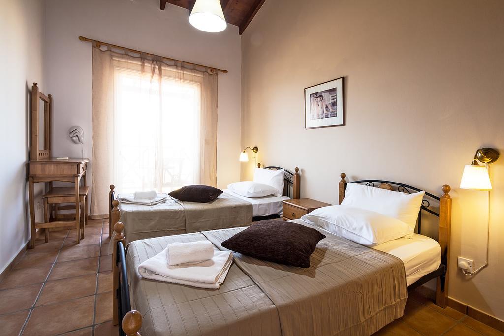 G&E Beach Apartments Polis Екстер'єр фото