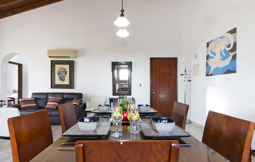 G&E Beach Apartments Polis Екстер'єр фото